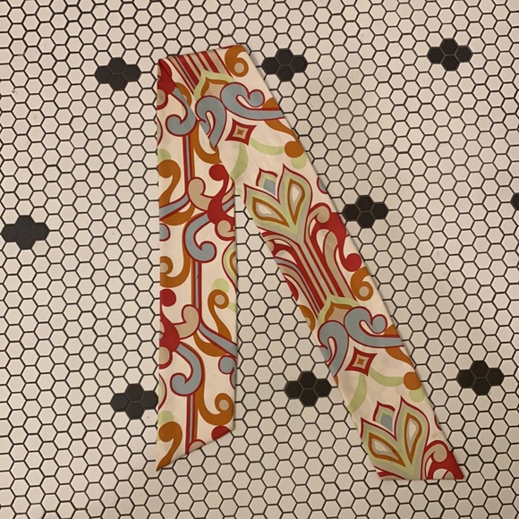 J. McLaughlin silk scarf - Picture 2 of 3